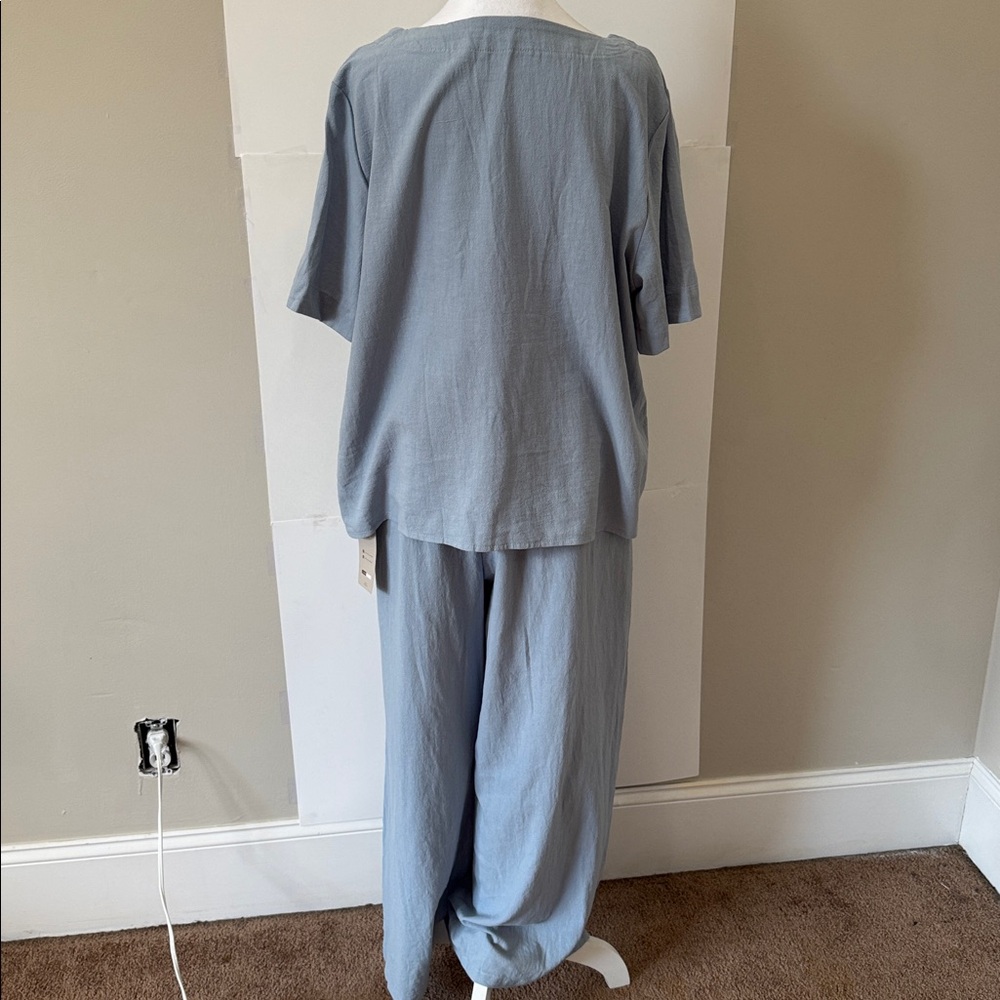 NWT light blue cotton wide leg flowy pants and blouse set with button detail - Picture 6 of 7